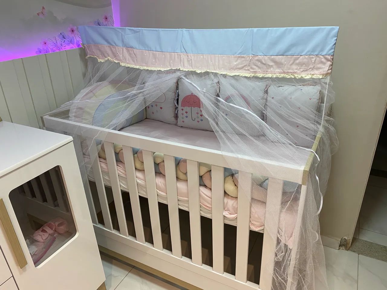 BERÇO QUE VIRA CAMA  - Foto 3