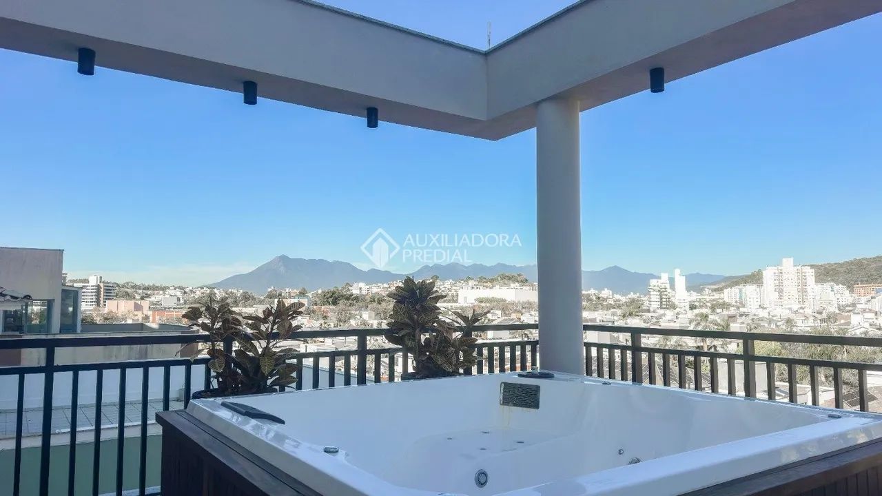 Apartamento 2 quarto(s), sendo uma suíte no bairro Pedra Branca