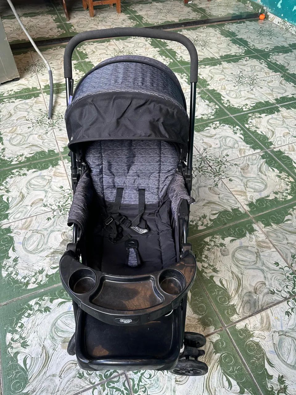 Carrinho de bebê + bb conforto