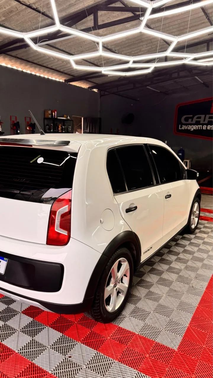 Volkswagen Up! up! track 1.0 Total Flex 12V 5p 2017