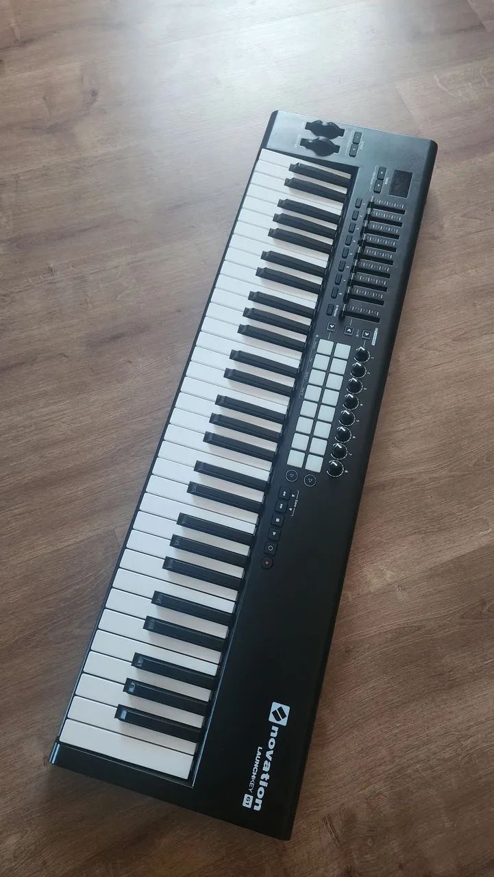 Controlador Novation LaunchKey MK2 