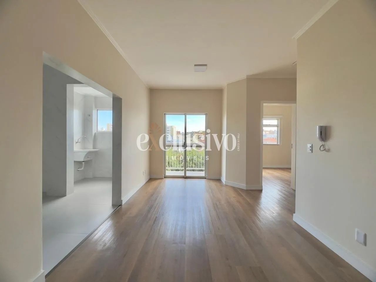 Apartamento Recém-Reformado com Sacada e Vaga Coberta no Estreito - Foto 3
