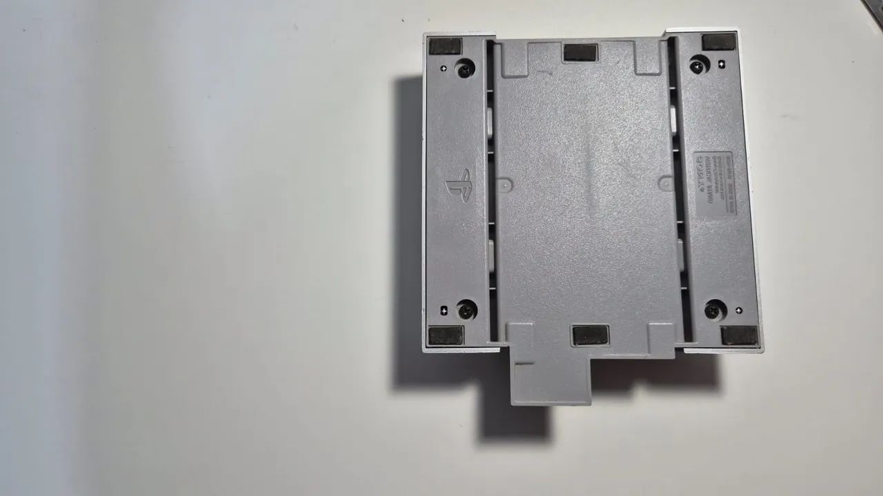 Base PS2 Vertical Original ( Playstation 2 prata) - Conservada