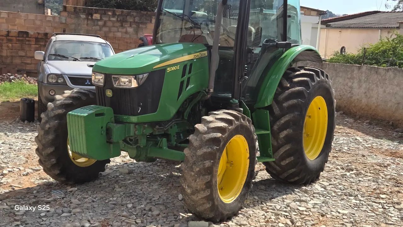 Trator   JD 5080 E. 031 - Foto 5