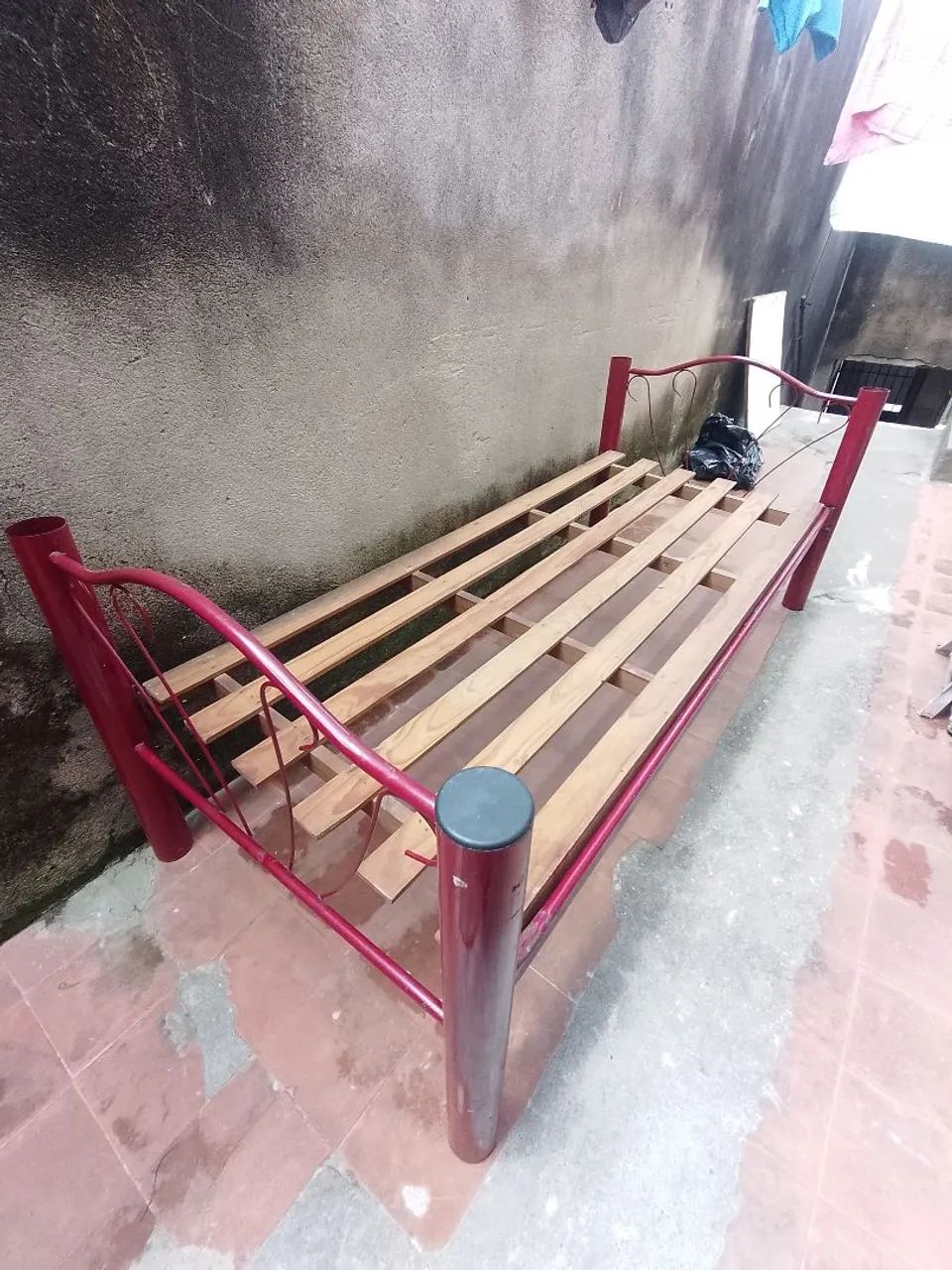Cama de solteiro de ferro tubular  - Foto 2