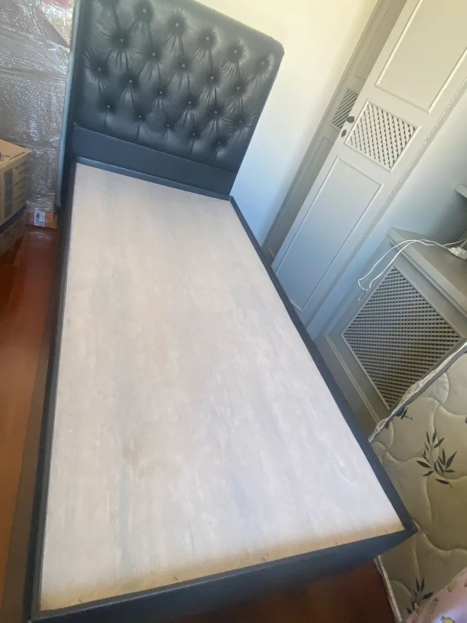 Cama box solteiro couro