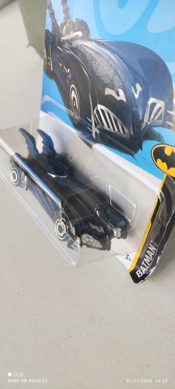 Carrinho Miniatura Hot Wheels Batmóvel Batman & Robin 1:64 HTD51 - Foto 3