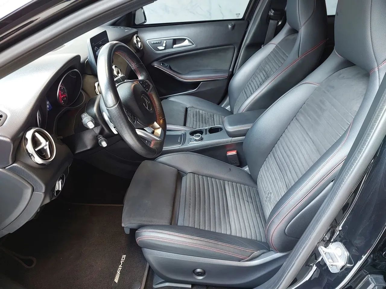 Mercedes-Benz GLA 250 Sport 2.0 TB 16V 4X2 211cv Aut., foto 6 de 20