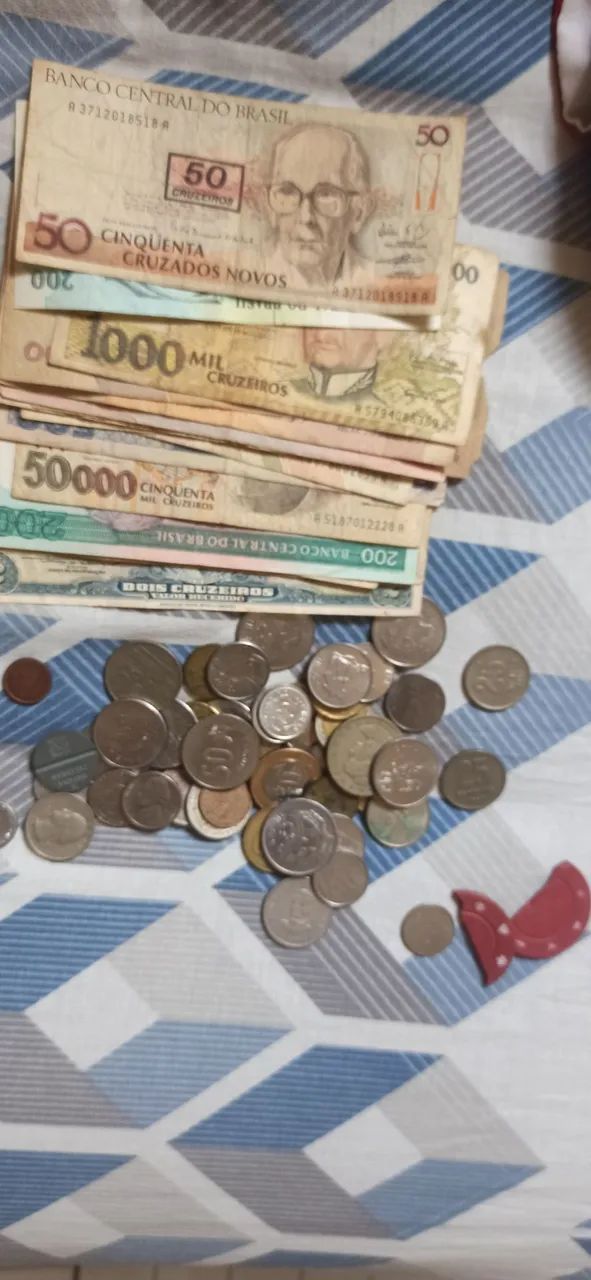 coleção de moedas e cédulas antigas (descrição) preço negociável.