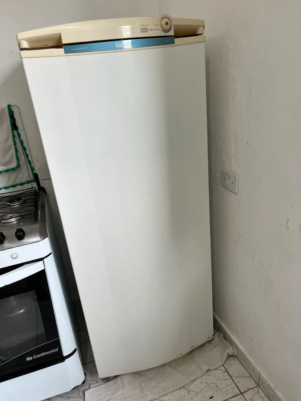 VENDE SE GELADEIRA 