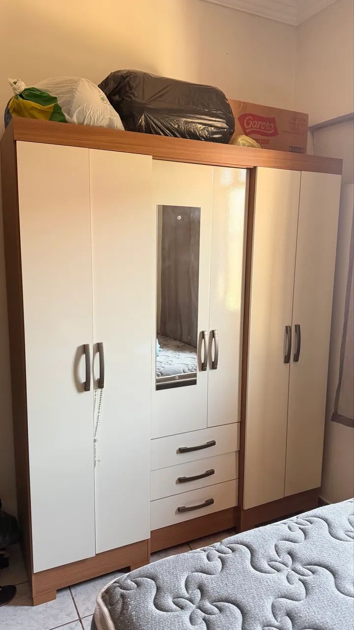 Guarda roupa solteiro com espelho 