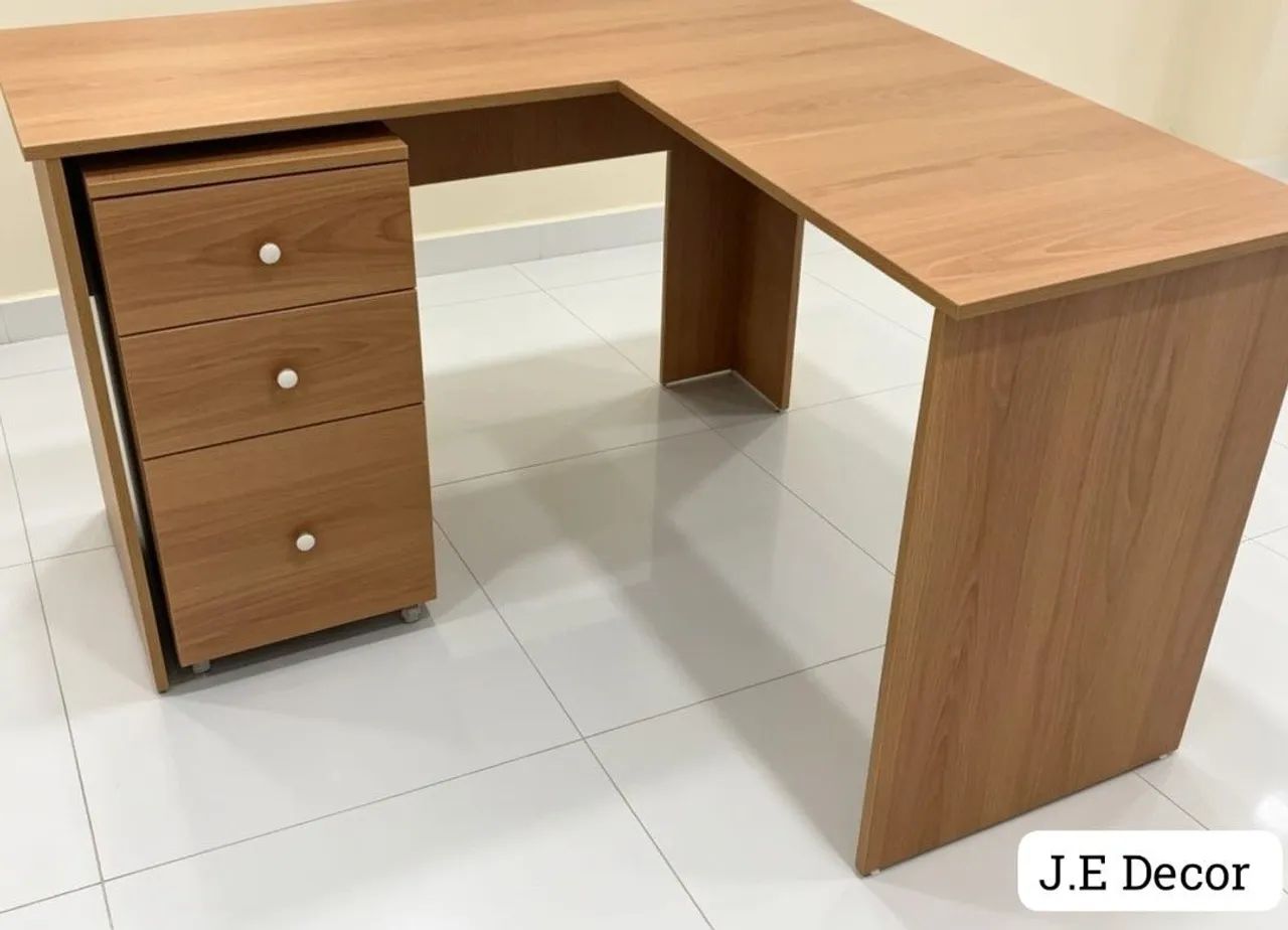 Mesa L com. Gaveteiro amadeirado 