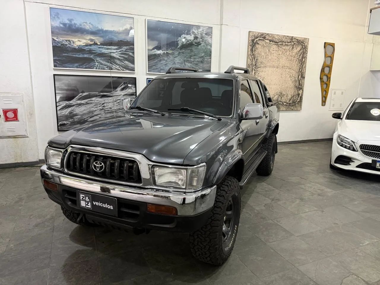 Toyota Hilux SW4 SRV D4-d 4X4 3.0 TDI Dies. MEC 2003