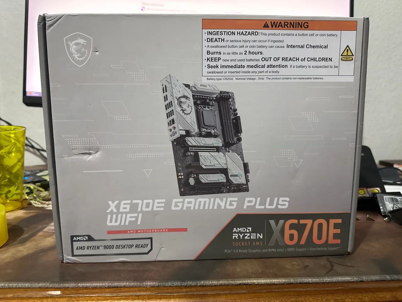 Caixa placa mãe Msi gaming plus Wi-Fi x670e