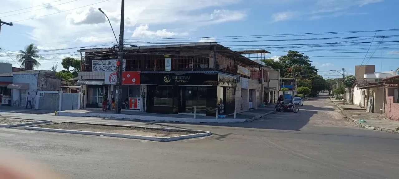 CASA COM PONTOS COMERCIAIS DE FRENTE AO CARREFOUR - Foto 2