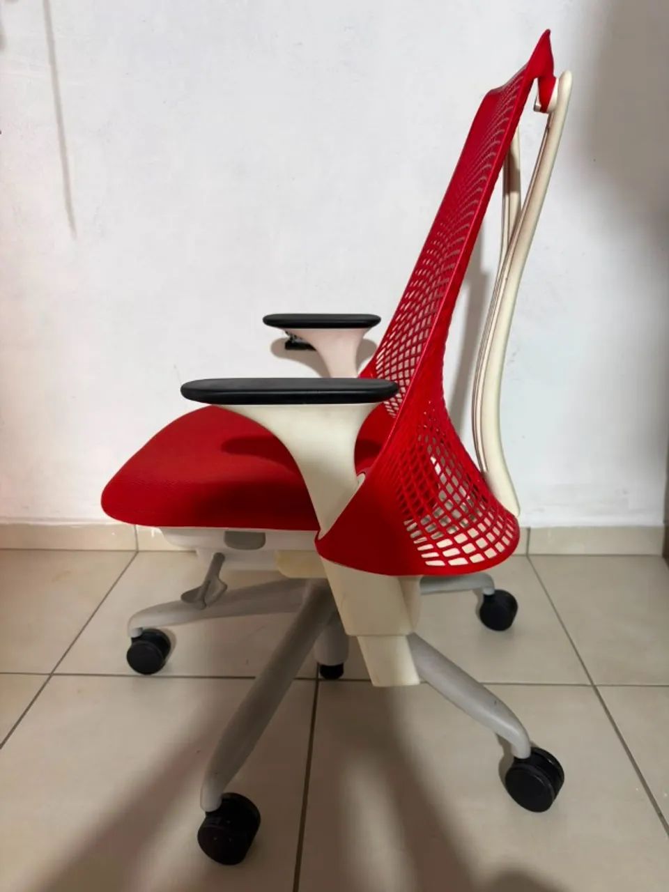 Cadeira Herman Miller Sayl Vermelha Completa - Foto 3