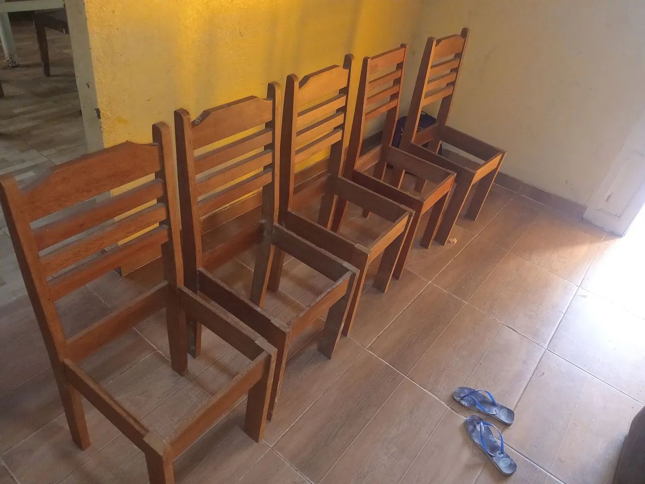 Vendo seis cadeiras inacabadas  - Foto 3