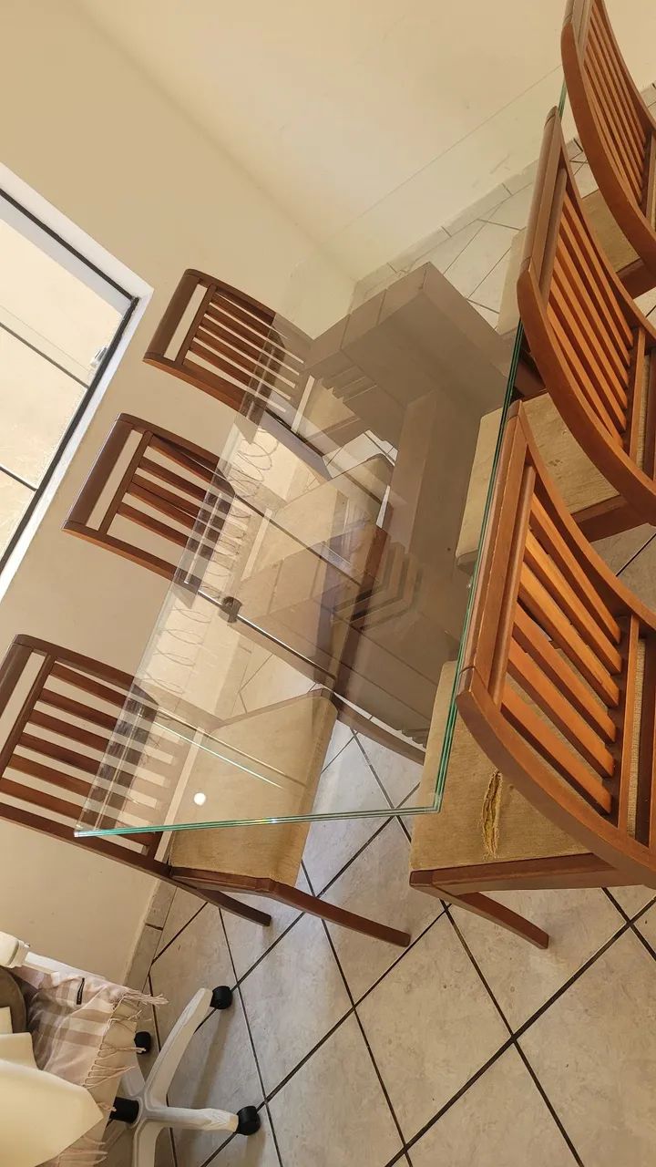 Mesa de jantar 8 lugares com 6 cadeiras - Foto 4