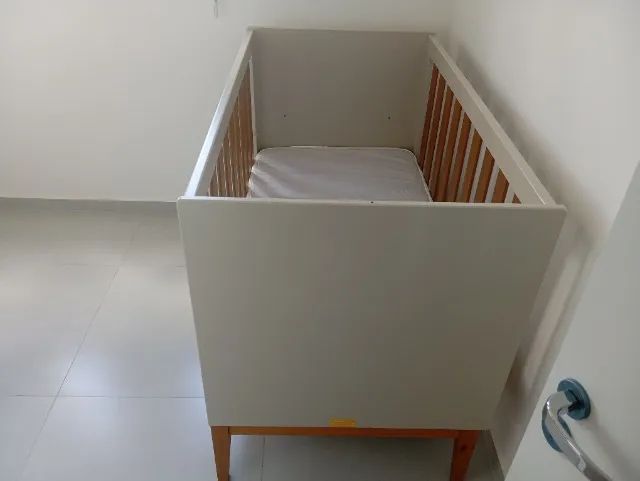 Vendo berço conservadissimo...que vira cama e já vem com colchão. - Foto 5