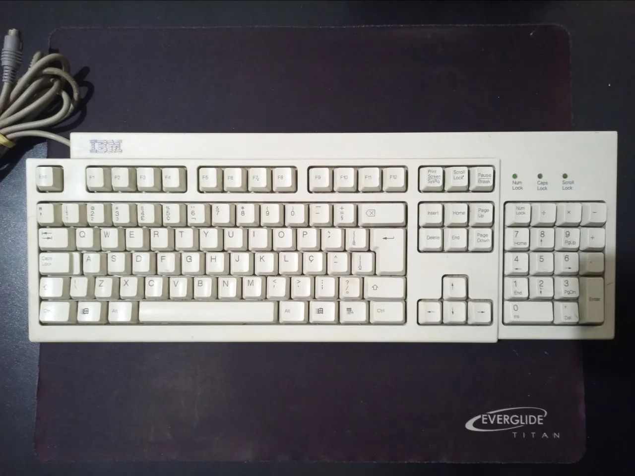 Teclado IBM PS2 branco de membrana 
