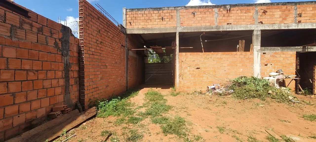? CASA À VENDA COM PISCINA + SALÃO COMERCIAL - Foto 4