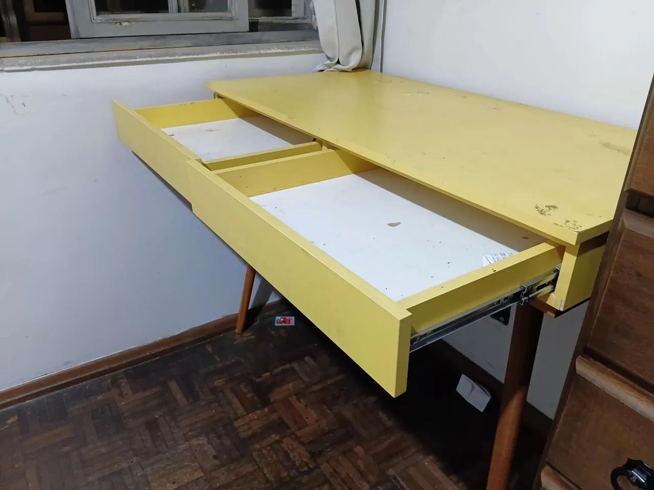 Mesa  c/ 2 gavetas - Foto 2