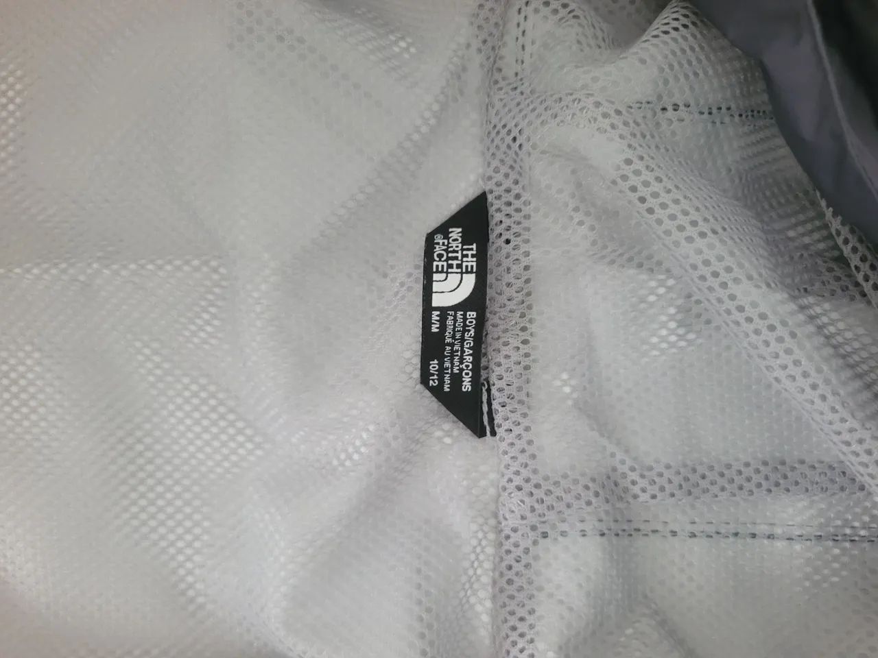 Jaqueta impermeável North face tam 10/12 - Foto 3