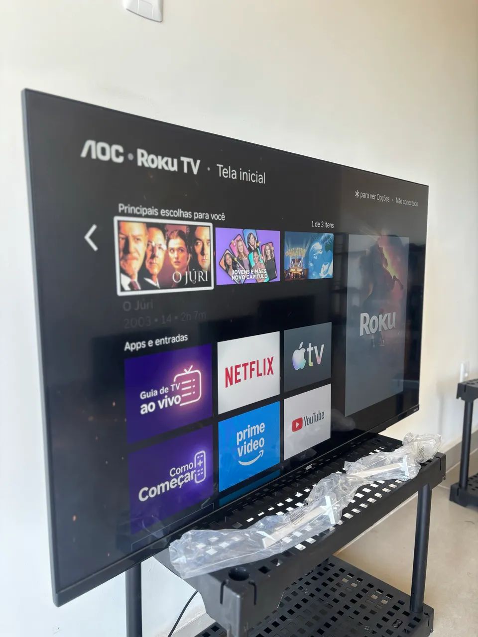 Smart TV 50 Polegadas 4K | MUITO NOVA | Completa com pezinho e controle 