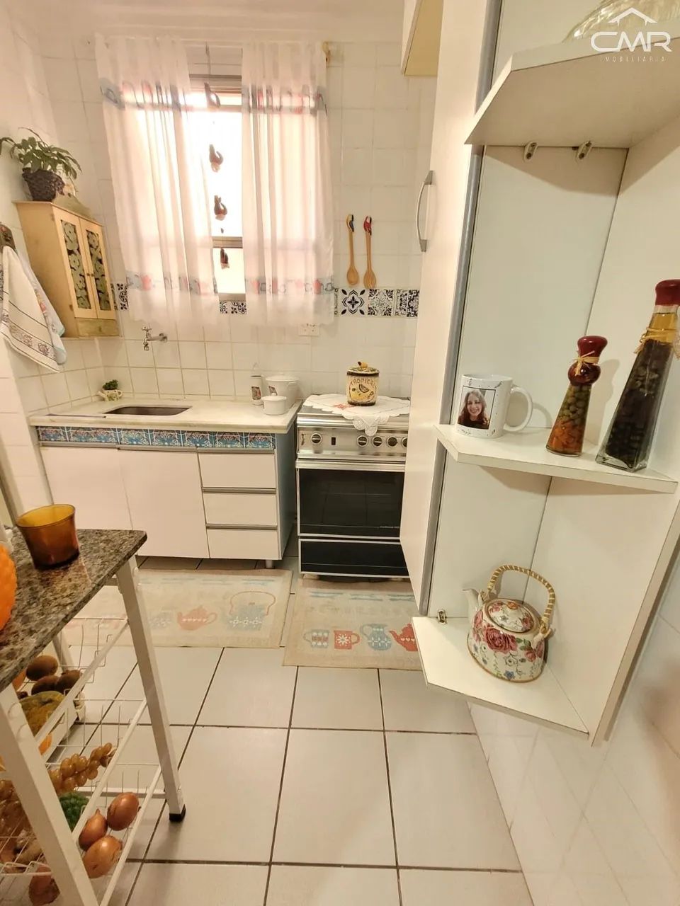 Apartamento Sofia, (1º andar), um lance de escada, 2 quartos, (1 com armário), c - Foto 4
