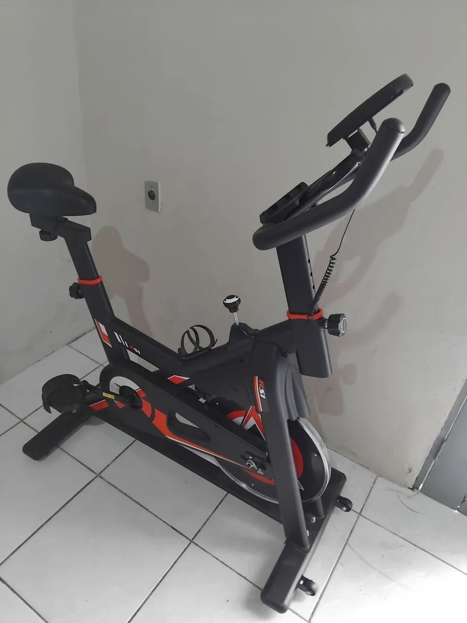 Bicicleta argometrica semi nova - Foto 5