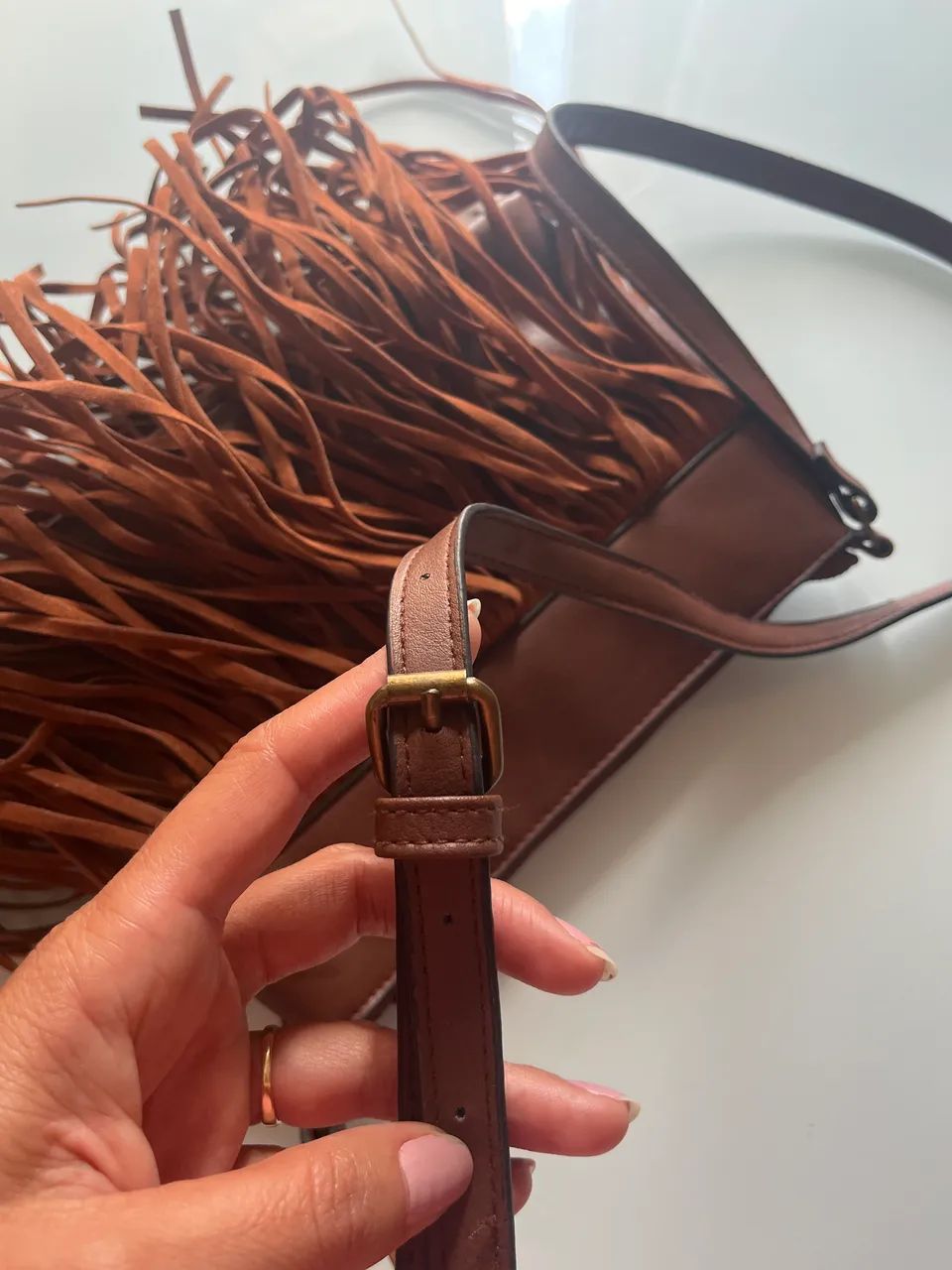 Bolsa tira colo de franja  - Foto 4
