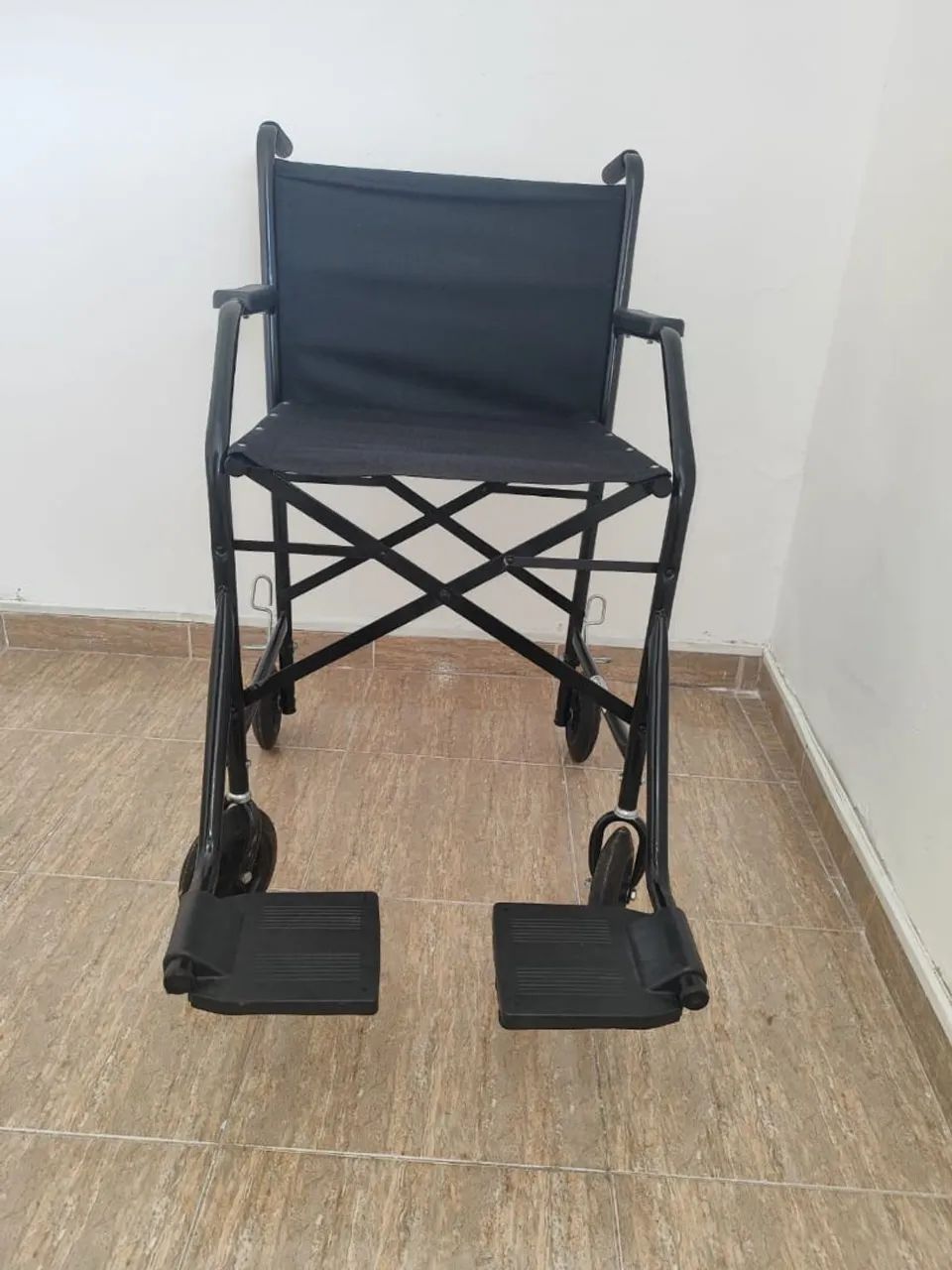 Cadeira de rodas e de banho  - Foto 2