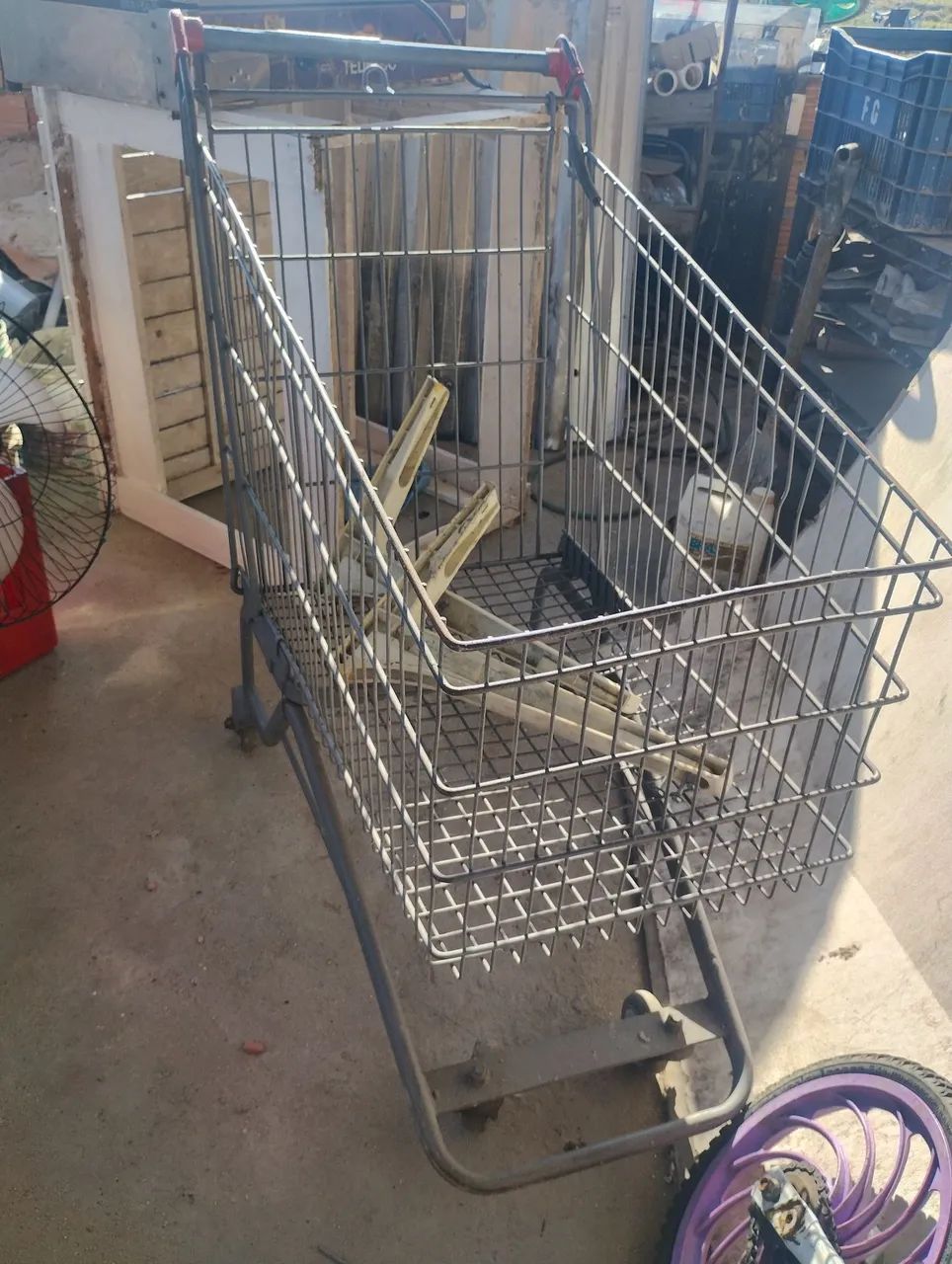 vendo um carrinho de supermercado 