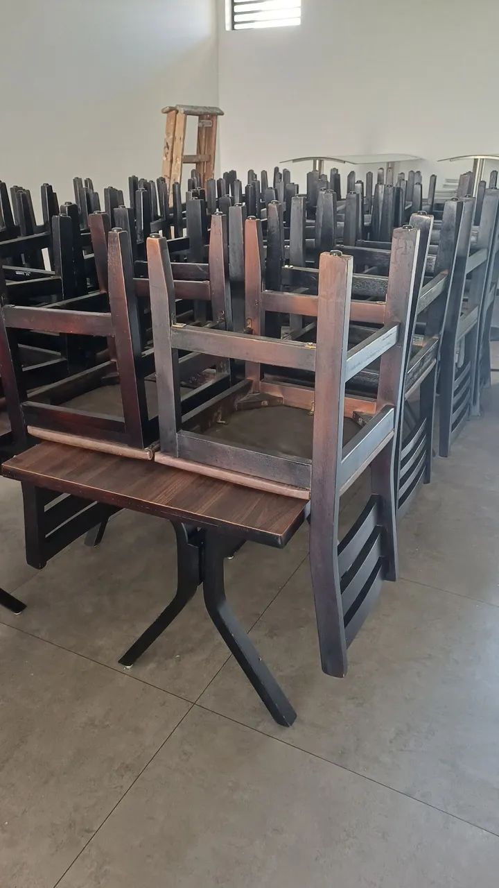 5 pares de mesas quadrada com duas cadeiras  - Foto 2