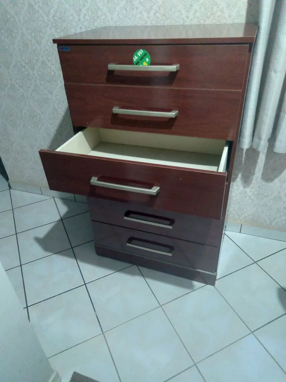 Vendo uma cômoda c/ 6 gavetas  - Foto 3