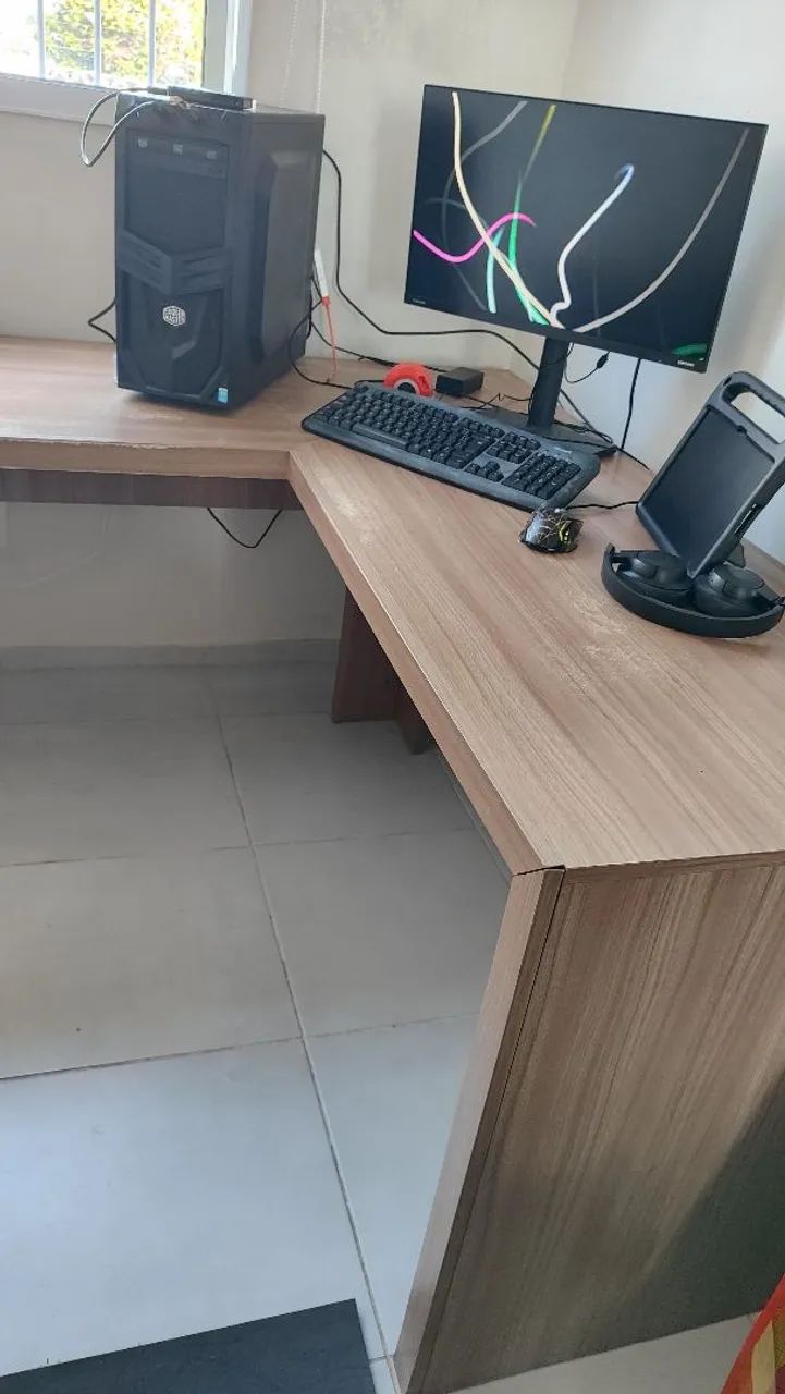 Boa mesa espaçosa  - Foto 2