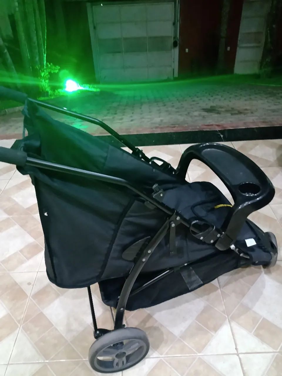 Vendo Carrinho de Bebê Galzerano  - Foto 2