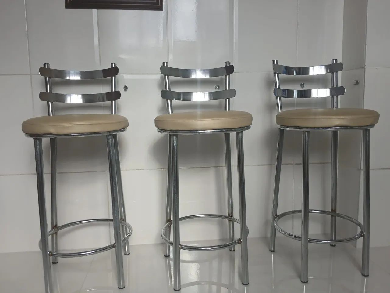 Vendo os 3 bancos em ótimo estado.  - Foto 2