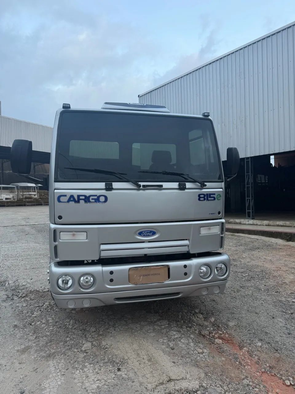 Ford cargo 815 