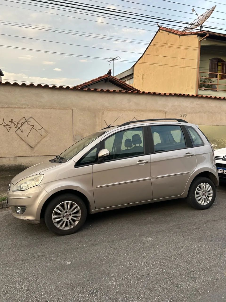 Fiat Idea Idea ATTRACTIVE 1.4 Fire Flex 8V 5p 2012