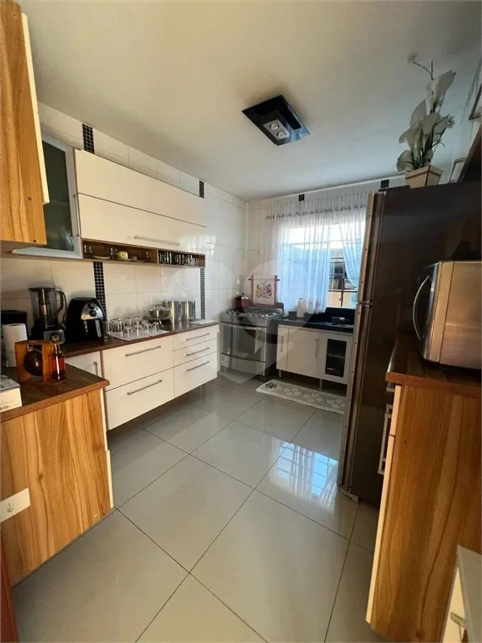 Casa residencial e comercial a venda com renda em Louveira-SP