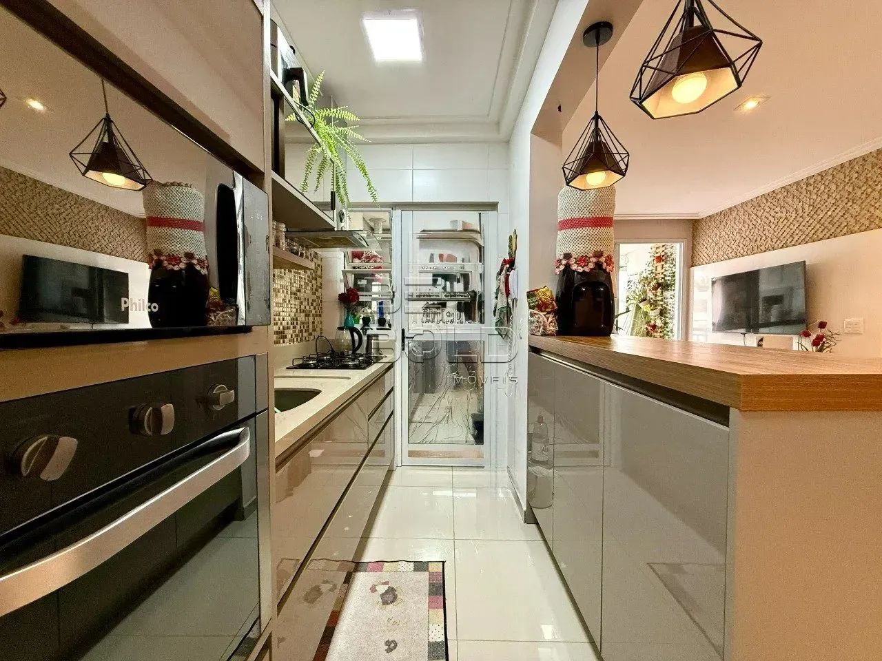 Apartamento com sol da manhã e 2 dormitórios em Coqueiros - Foto 5