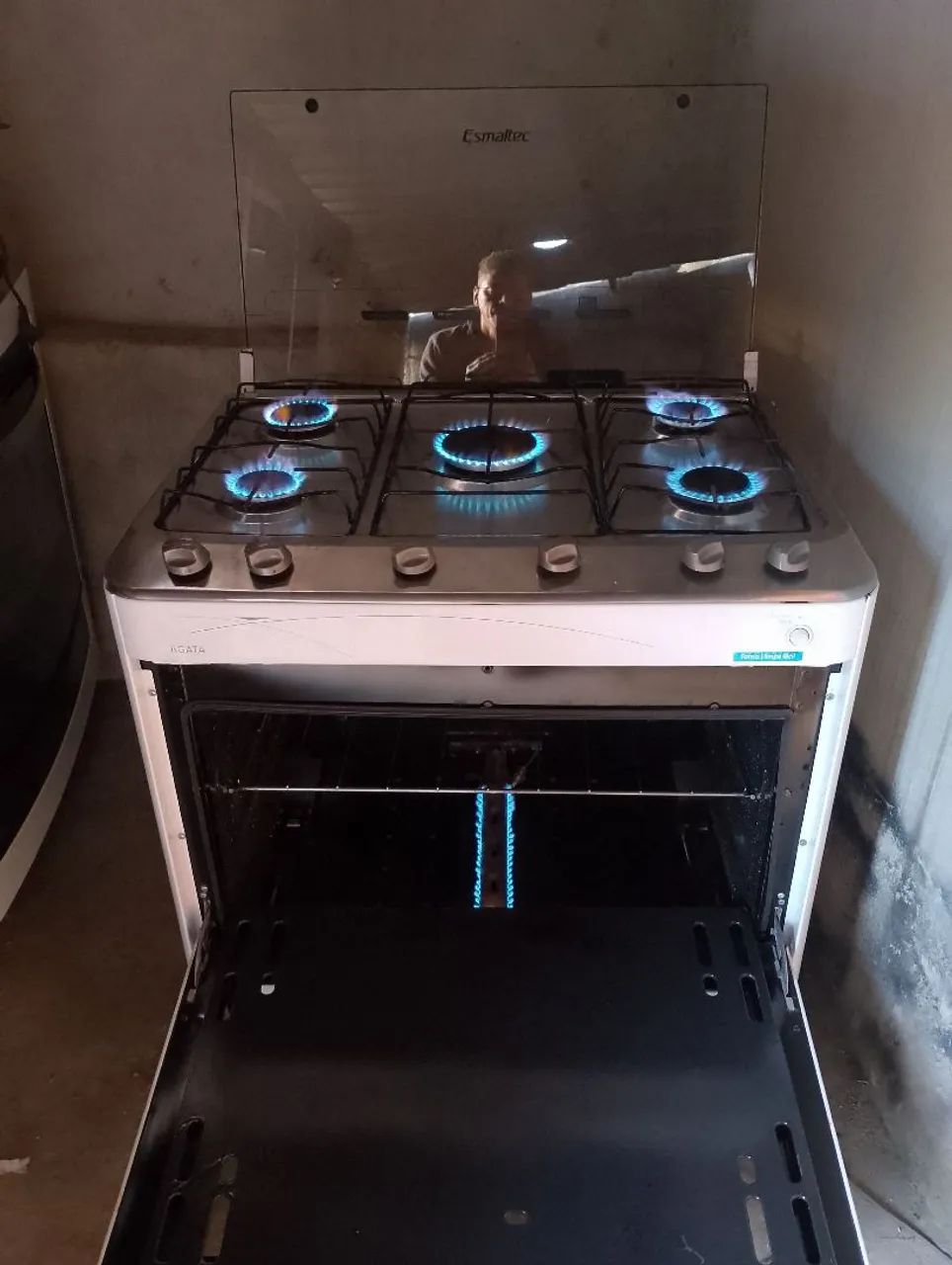 Fogão de cinco bocas com acendimento automático funcionando perfeitamente  - Foto 5