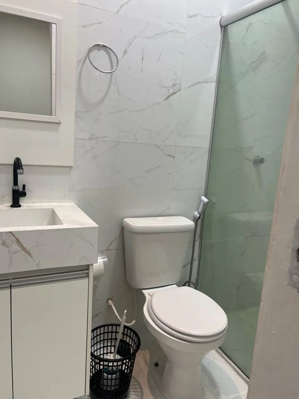Alugo quarto suite mobiliado no centro  - Foto 2