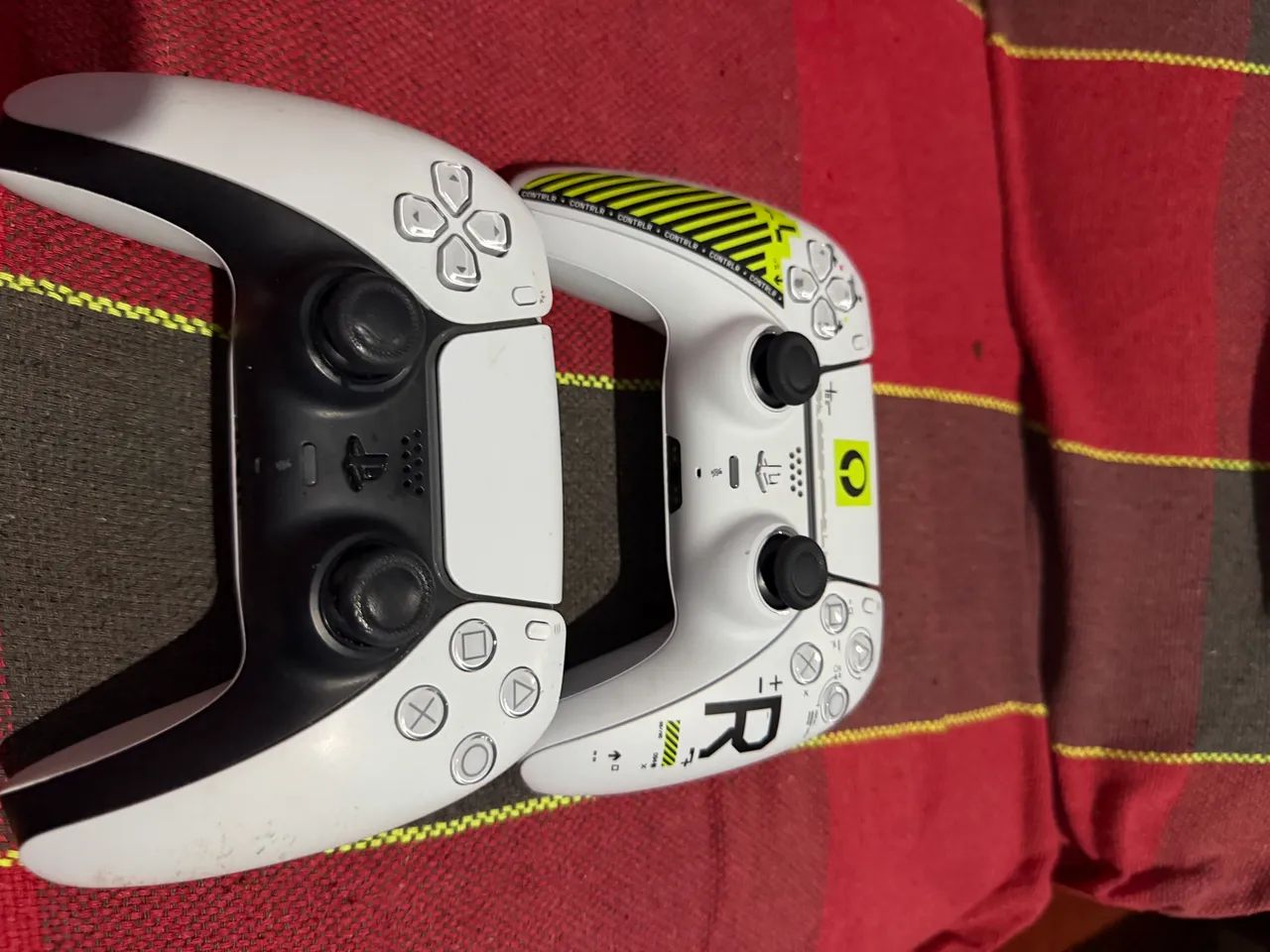 Ps5 com jogos e dois comandos  - Foto 4