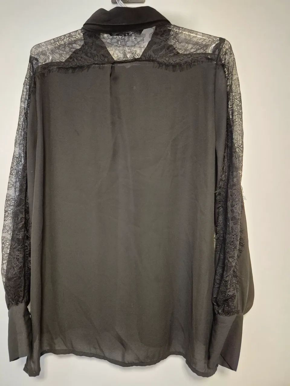 camisa feminina preta com renda - Foto 2