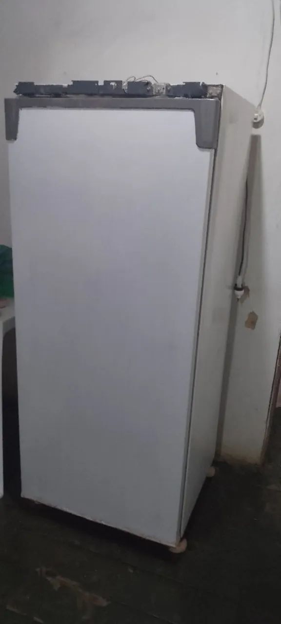 Vende-se freezer vertical