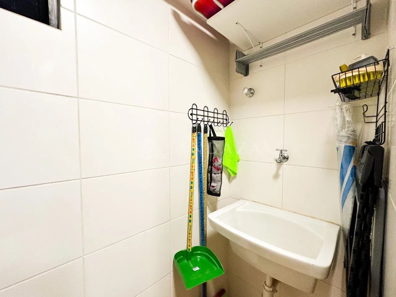Impecável! Apartamento 1 dormitório, completo e recém reformado, a uma quadra da praia. - Foto 11