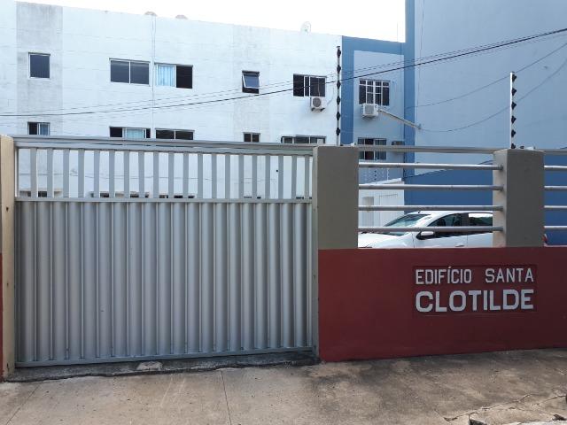 Apartamento térreo no bairro poço, com boa área externa, 2 quartos