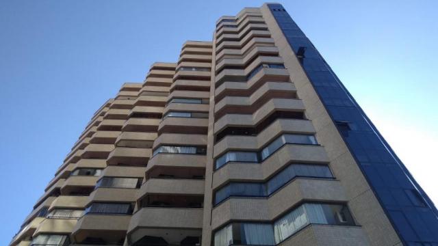 Gold flat beira mar